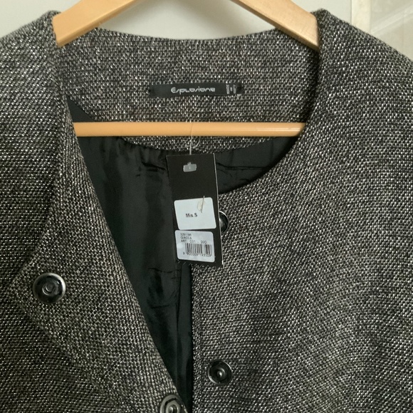 Jacket - Picture 2 of 5